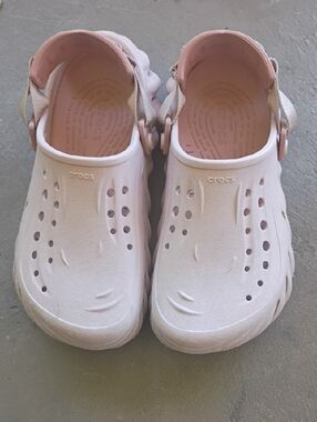 CROCS Adult Classic Clog Sandals - Light Pink Women Size 9 Men Size 7